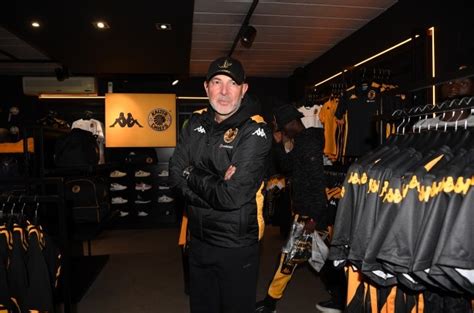 Hugo praises Chiefs' Nabi the Broos way .